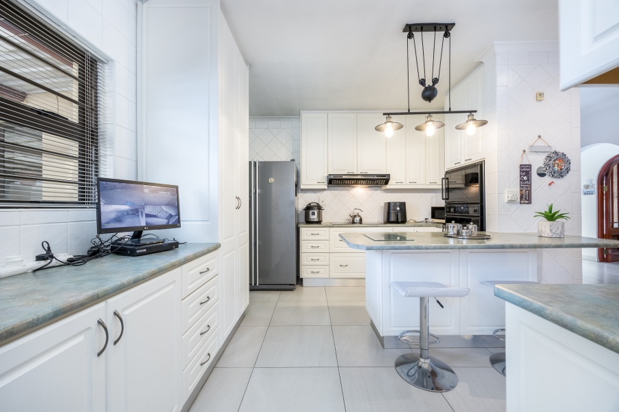 4 Bedroom Property for Sale in Soneike Western Cape
